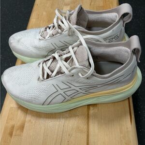 ASICS gel nimbus 25